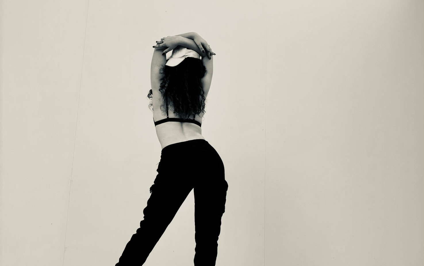 Clase particular online de baile estilo heels, twerk o moderno con horario a elección – Loredana Dance Studio